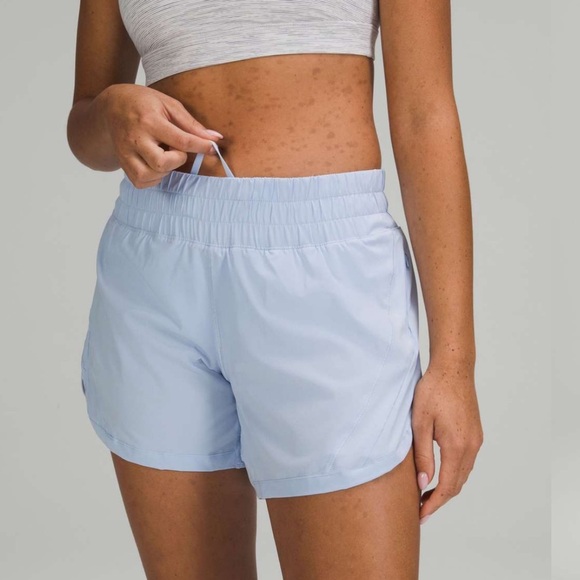 Lululemon Track That Mid-Rise Lined Short 5" in Blue Linen size 4 light blue - Picture 2 of 11